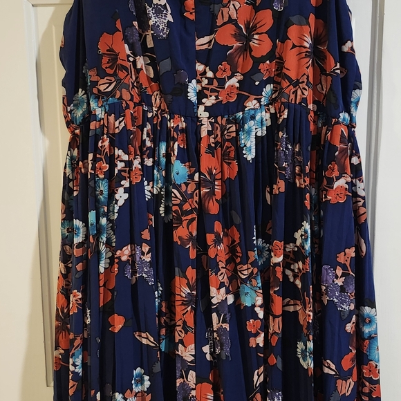 Adrianna Papell Women's Size 20 Floral pleated Dress wedding guest fit and flare - Picture 4 of 5